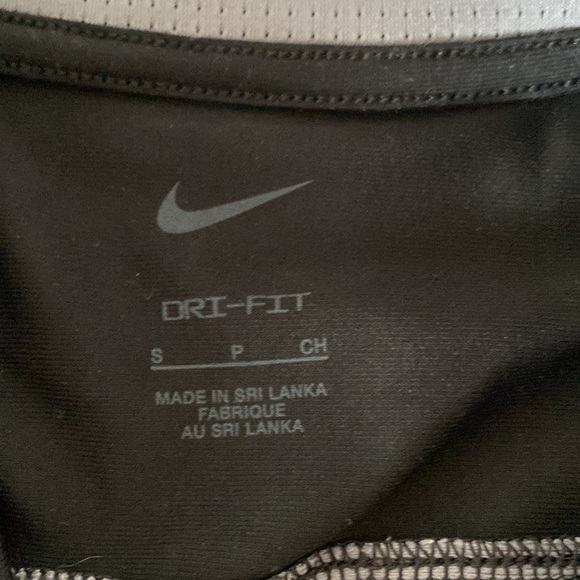 Nike Dri-Fit Half Zip Pullover - Picture 4 of 7